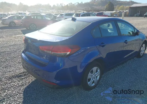 2017 Kia Forte Lx z USA, uszkodzony, nr VIN 3KPFL4A72HE086306